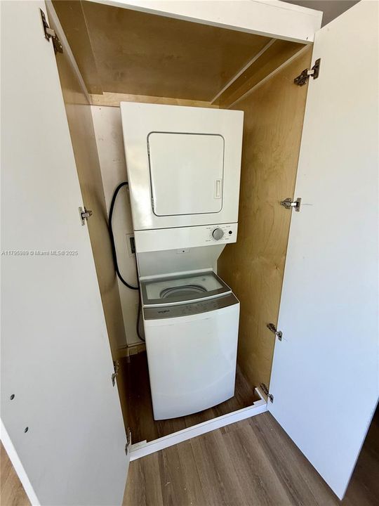 Vendido Recientemente: $750,000 (0 camas, 0 baños, 2760 Pies cuadrados)