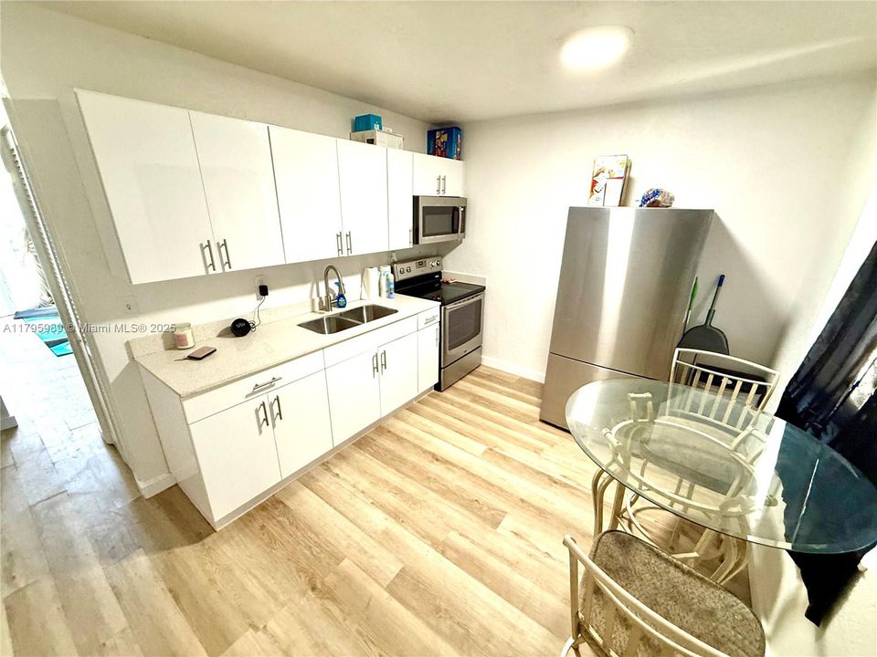 Vendido Recientemente: $750,000 (0 camas, 0 baños, 2760 Pies cuadrados)