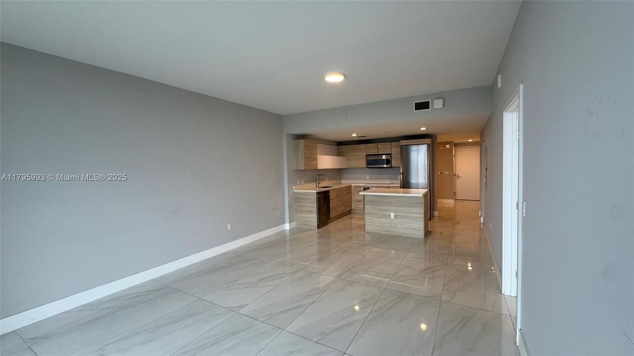 Recently Rented: $3,700 (2 beds, 2 baths, 1108 Square Feet)