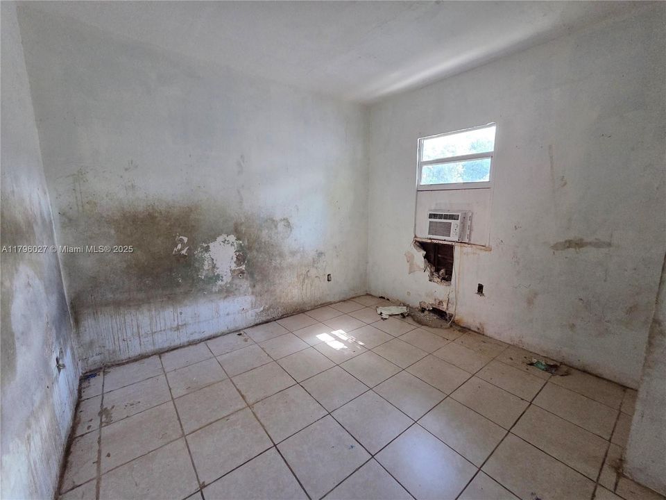 Recently Sold: $425,000 (3 beds, 2 baths, 1135 Square Feet)