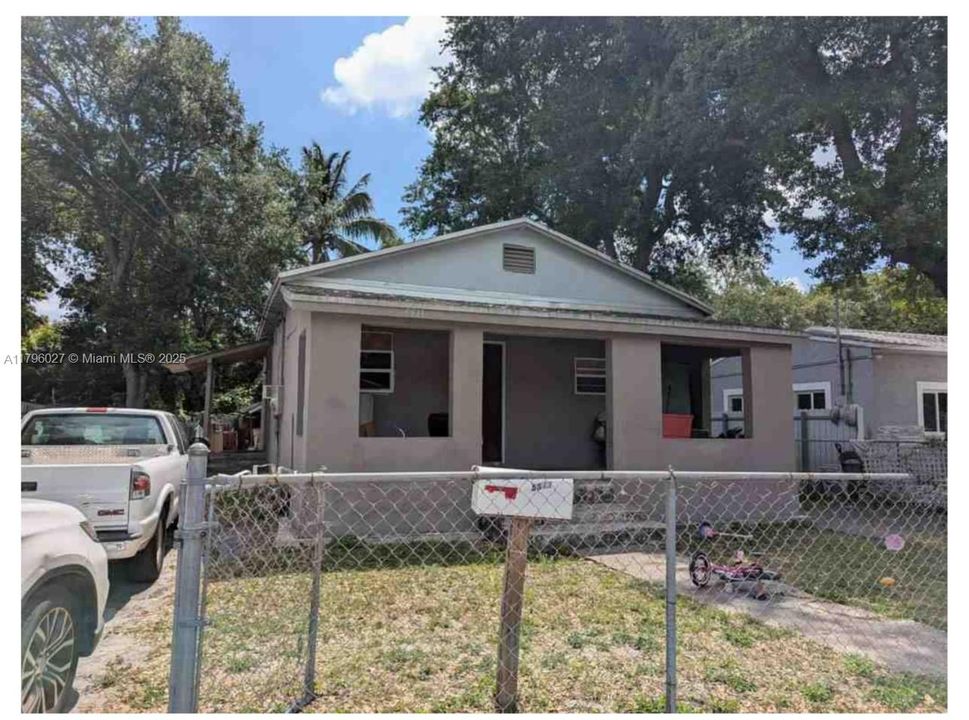 Recently Sold: $425,000 (3 beds, 2 baths, 1135 Square Feet)