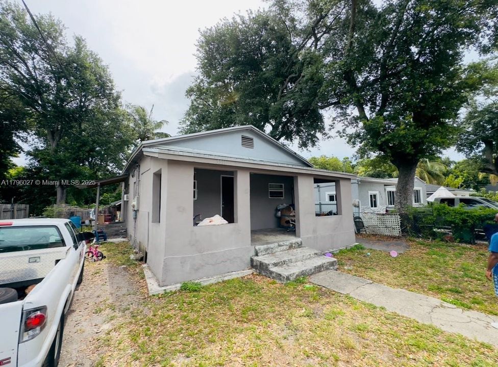 Recently Sold: $425,000 (3 beds, 2 baths, 1135 Square Feet)
