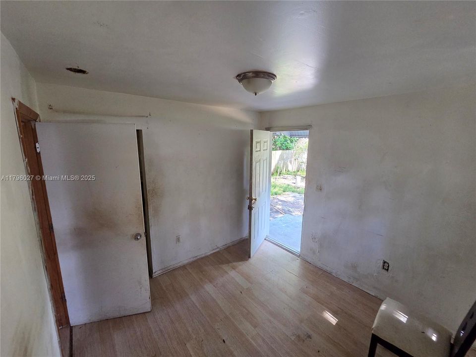 Recently Sold: $425,000 (3 beds, 2 baths, 1135 Square Feet)