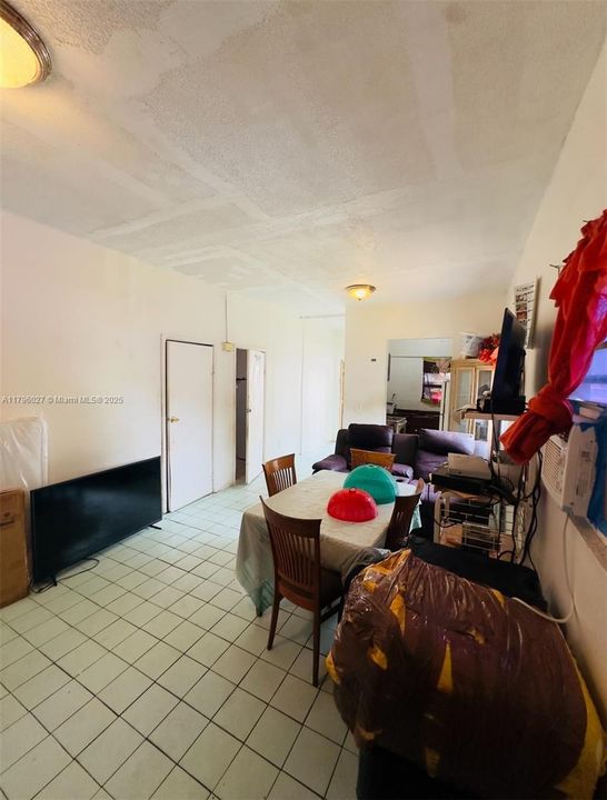 Recently Sold: $425,000 (3 beds, 2 baths, 1135 Square Feet)