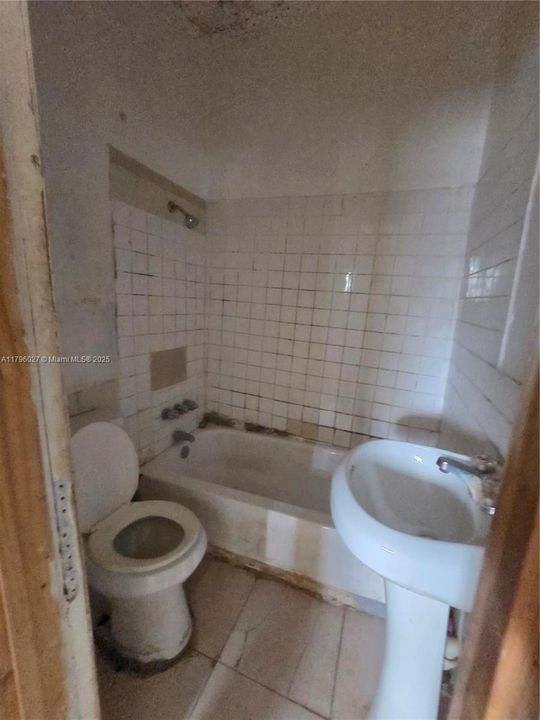 Recently Sold: $425,000 (3 beds, 2 baths, 1135 Square Feet)