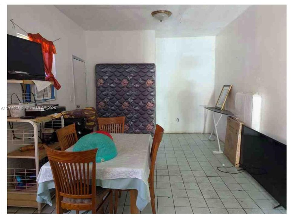 Recently Sold: $425,000 (3 beds, 2 baths, 1135 Square Feet)