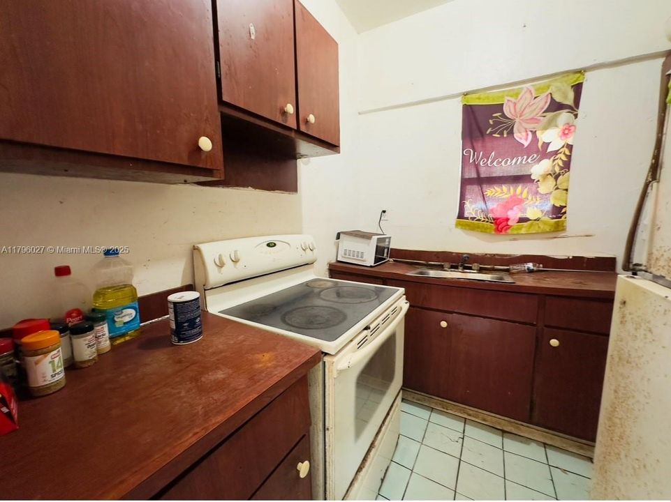 Recently Sold: $425,000 (3 beds, 2 baths, 1135 Square Feet)