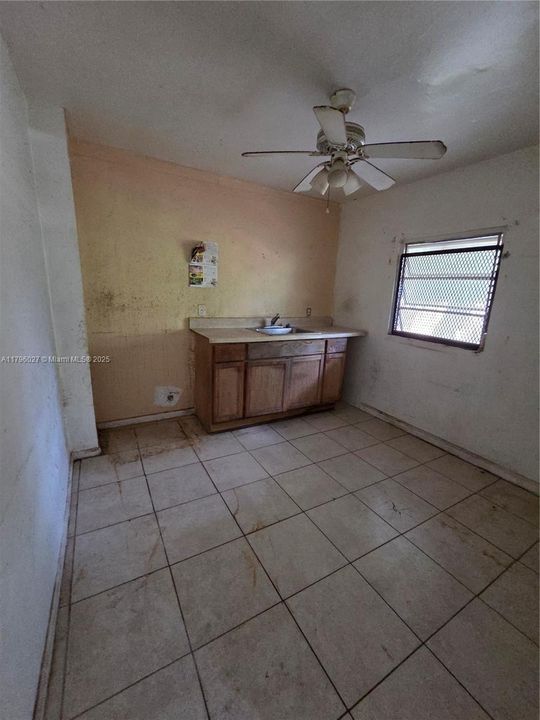 Recently Sold: $425,000 (3 beds, 2 baths, 1135 Square Feet)