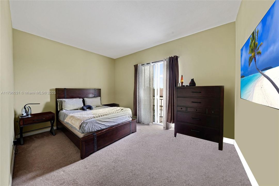 Master bedroom w/ Balcony