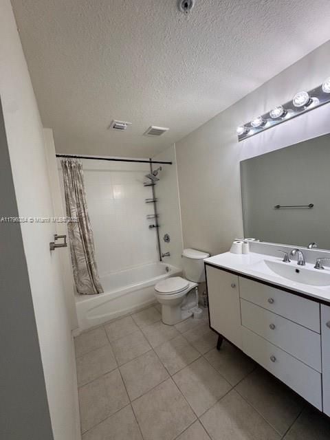 For Sale: $405,000 (2 beds, 2 baths, 827 Square Feet)