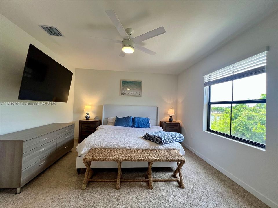 For Sale: $400,000 (3 beds, 3 baths, 1380 Square Feet)