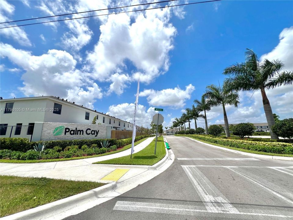 For Sale: $400,000 (3 beds, 3 baths, 1380 Square Feet)