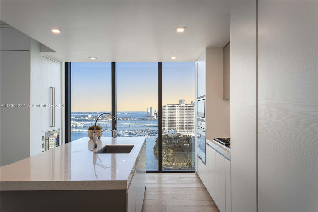 Active With Contract: $3,300,000 (3 beds, 4 baths, 2315 Square Feet)