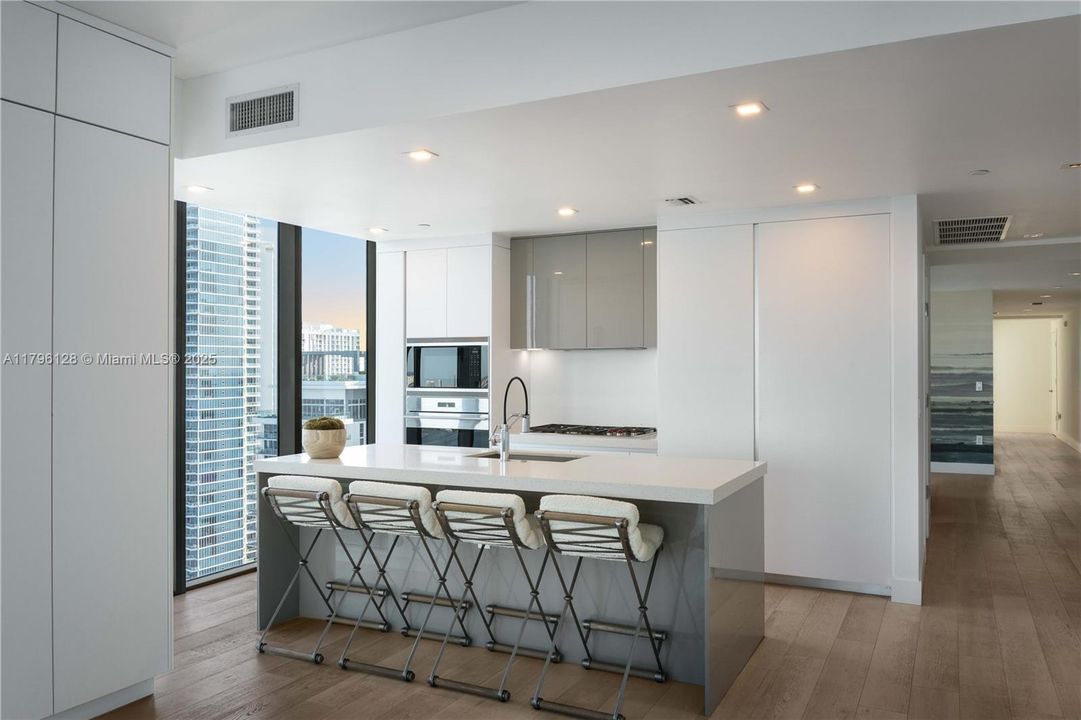 Active With Contract: $3,300,000 (3 beds, 4 baths, 2315 Square Feet)