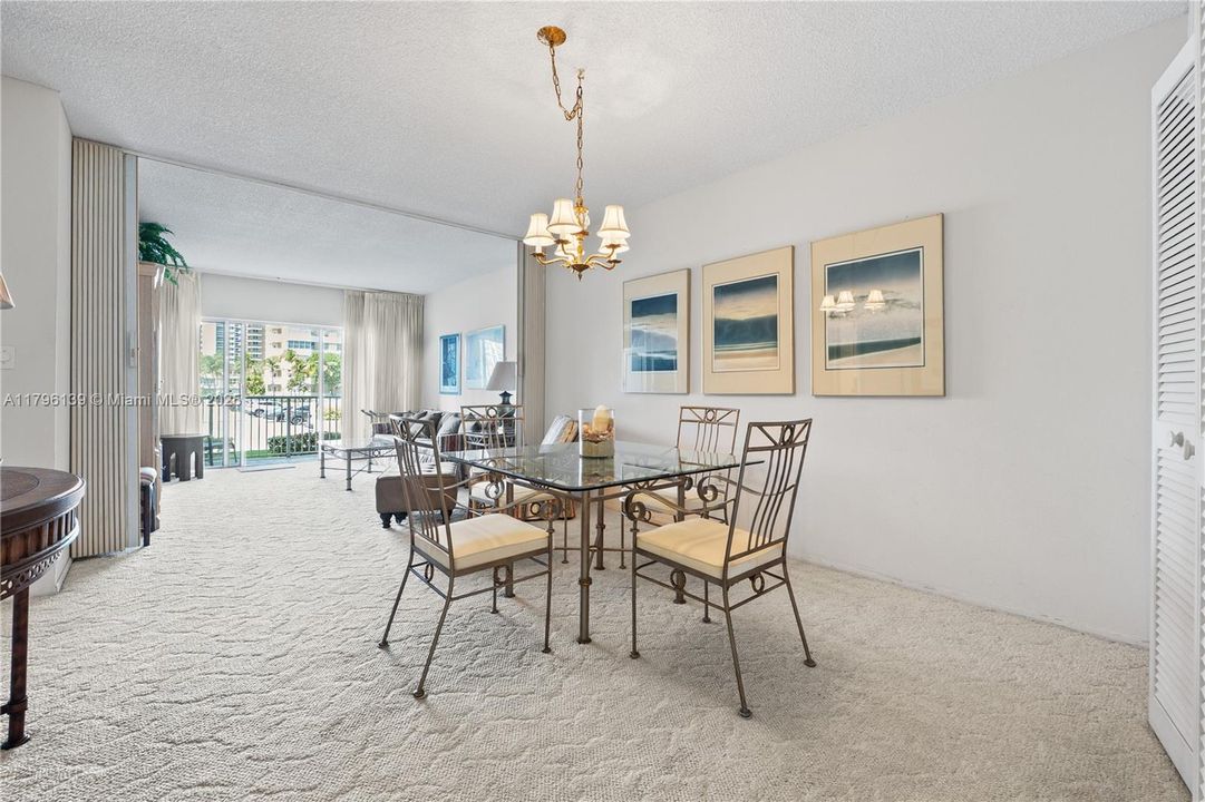 Recently Sold: $269,000 (1 beds, 1 baths, 870 Square Feet)