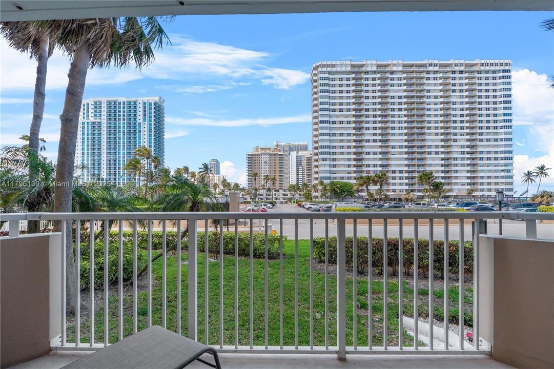 Recently Sold: $269,000 (1 beds, 1 baths, 870 Square Feet)