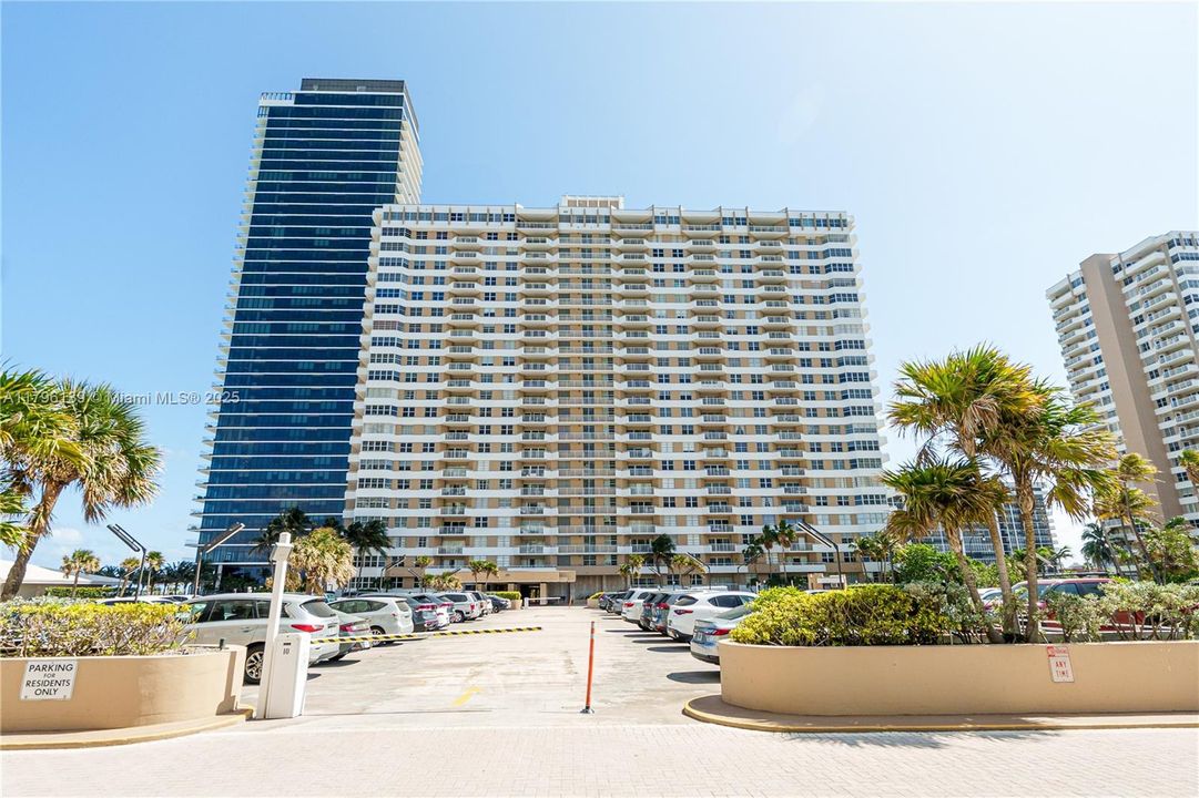 Recently Sold: $269,000 (1 beds, 1 baths, 870 Square Feet)