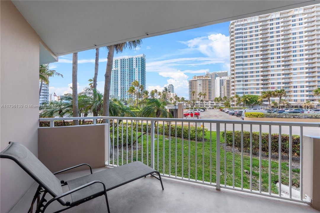 Recently Sold: $269,000 (1 beds, 1 baths, 870 Square Feet)