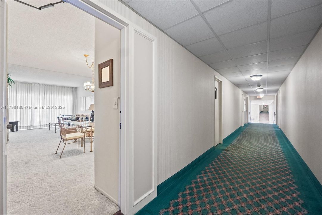 Recently Sold: $269,000 (1 beds, 1 baths, 870 Square Feet)