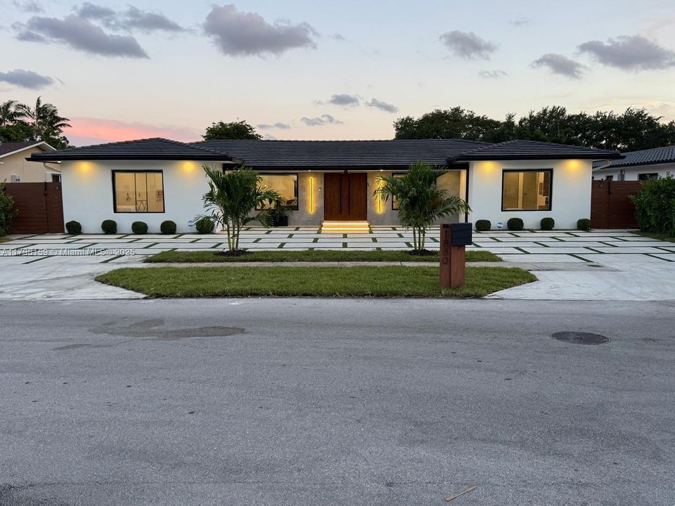 Vendido Recientemente: $1,380,000 (4 camas, 4 baños, 2148 Pies cuadrados)