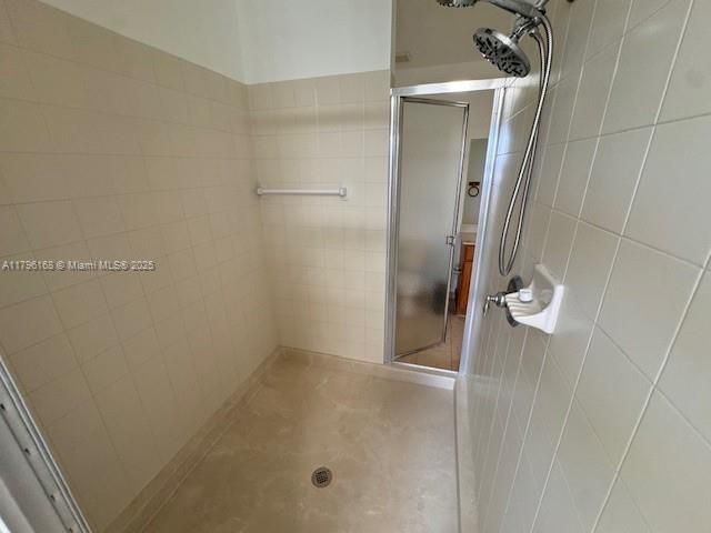 Recently Rented: $5,500 (6 beds, 4 baths, 3572 Square Feet)