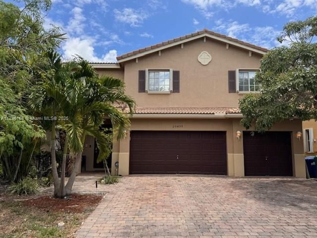 Recently Rented: $5,500 (6 beds, 4 baths, 3572 Square Feet)