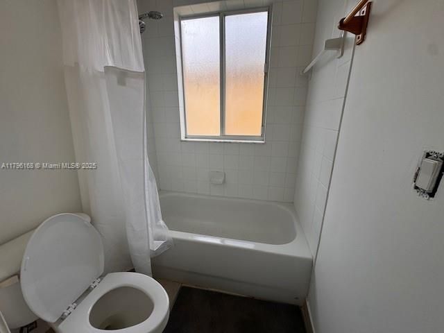 Recently Rented: $5,500 (6 beds, 4 baths, 3572 Square Feet)