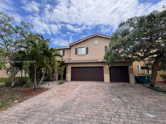 Recently Rented: $5,500 (6 beds, 4 baths, 3572 Square Feet)