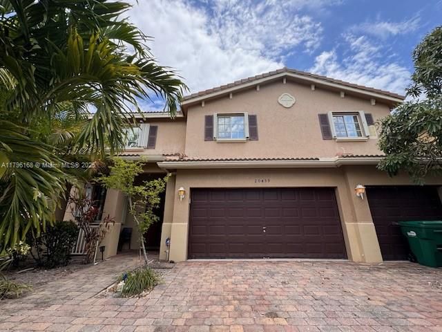 Recently Rented: $5,500 (6 beds, 4 baths, 3572 Square Feet)