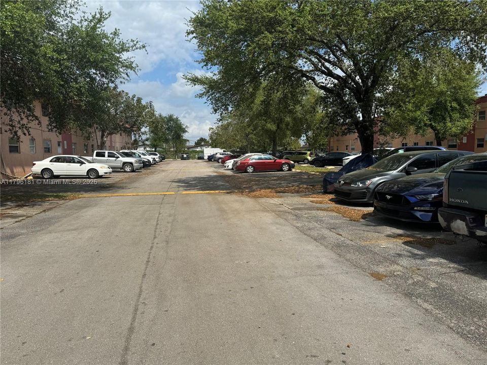 Recently Sold: $235,000 (2 beds, 1 baths, 795 Square Feet)