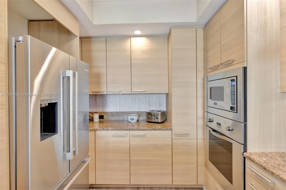 For Sale: $1,175,000 (2 beds, 2 baths, 1470 Square Feet)