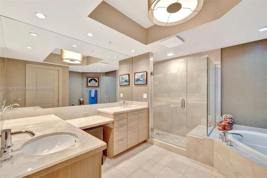 For Sale: $1,175,000 (2 beds, 2 baths, 1470 Square Feet)