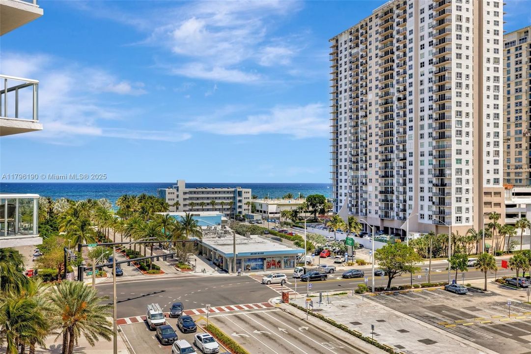 For Sale: $1,175,000 (2 beds, 2 baths, 1470 Square Feet)