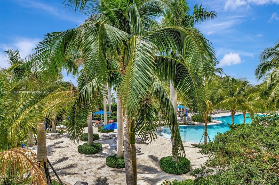 For Sale: $1,175,000 (2 beds, 2 baths, 1470 Square Feet)