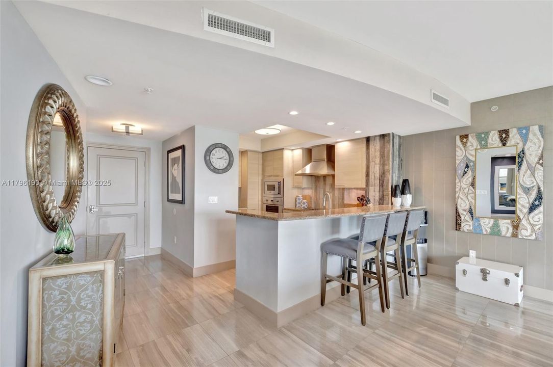 For Sale: $1,175,000 (2 beds, 2 baths, 1470 Square Feet)