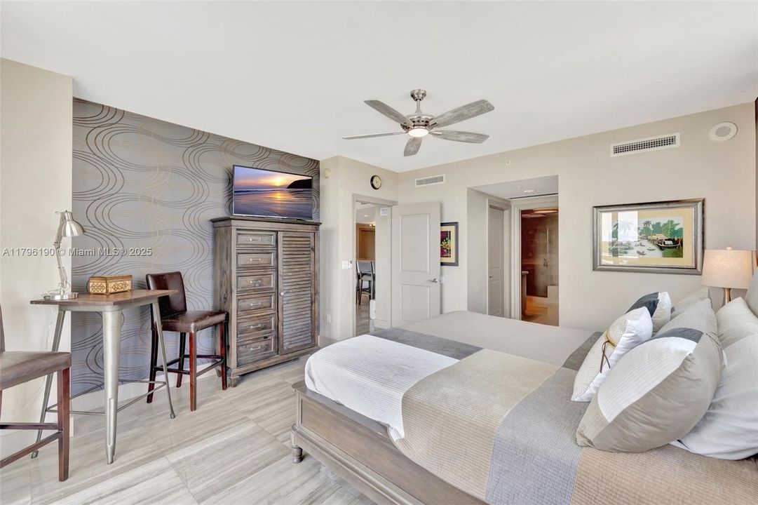 For Sale: $1,175,000 (2 beds, 2 baths, 1470 Square Feet)