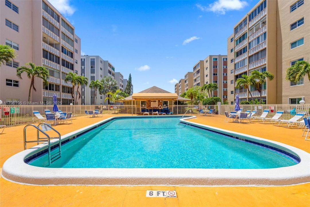 For Sale: $329,000 (2 beds, 2 baths, 1092 Square Feet)