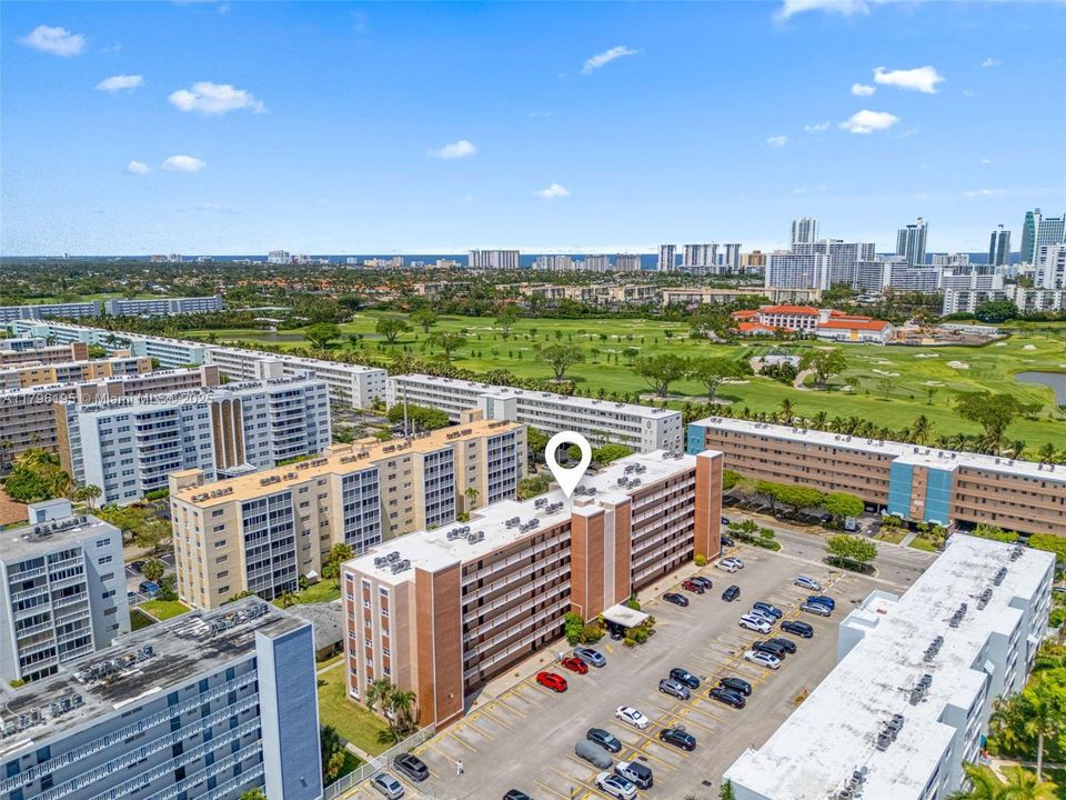 For Sale: $329,000 (2 beds, 2 baths, 1092 Square Feet)