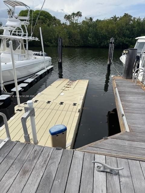 最近售出: $1,500 (0.01 acres)