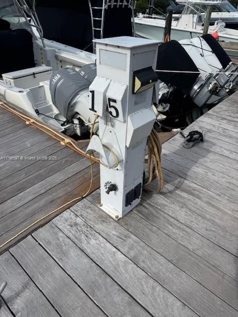 最近售出: $1,500 (0.01 acres)