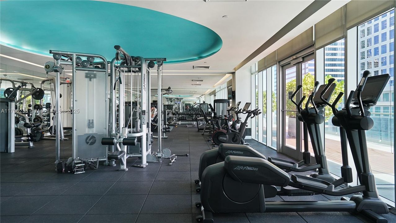 待售: $420,000 (1 贝兹, 1 浴室, 738 平方英尺)