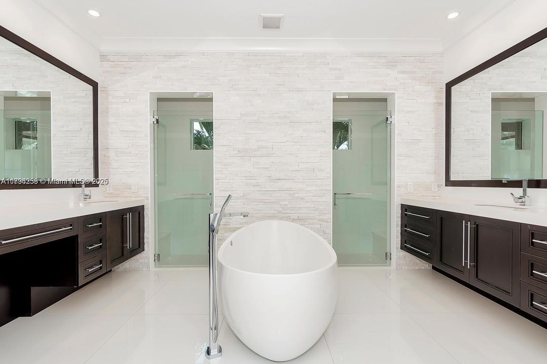 Recientemente alquilado: $17,000 (5 camas, 4 baños, 4056 Pies cuadrados)