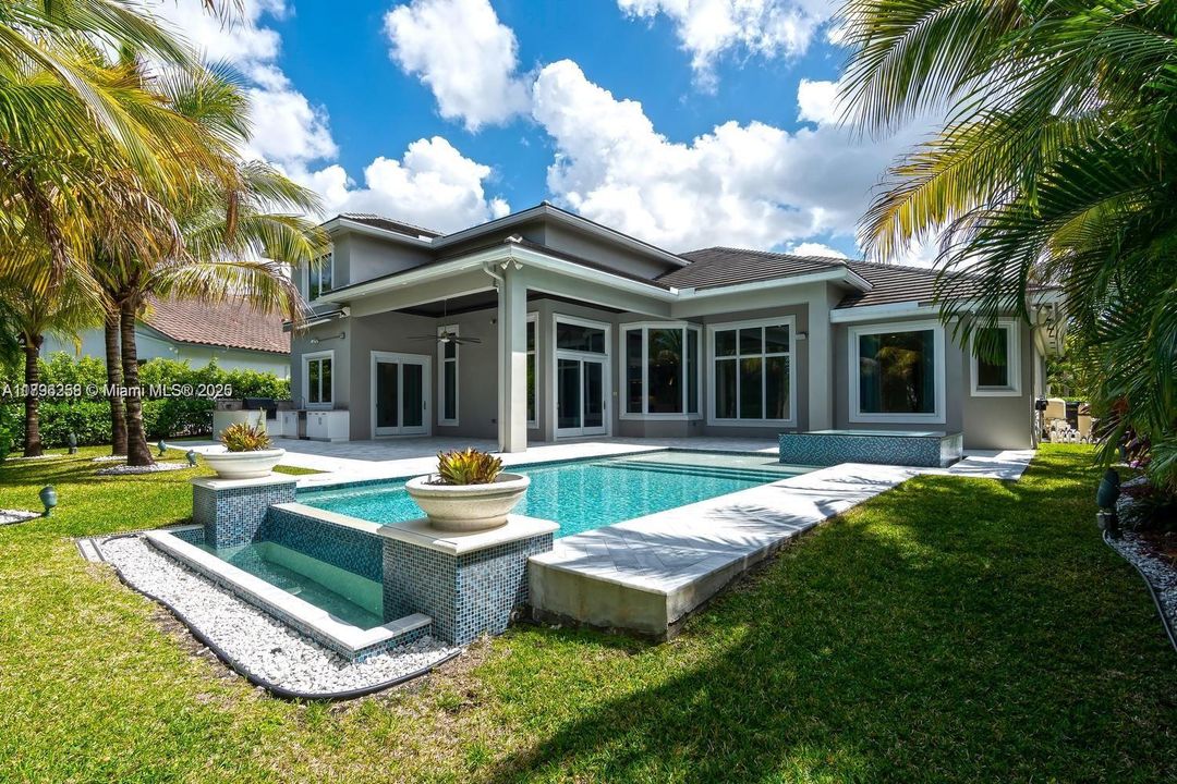 Recientemente alquilado: $17,000 (5 camas, 4 baños, 4056 Pies cuadrados)