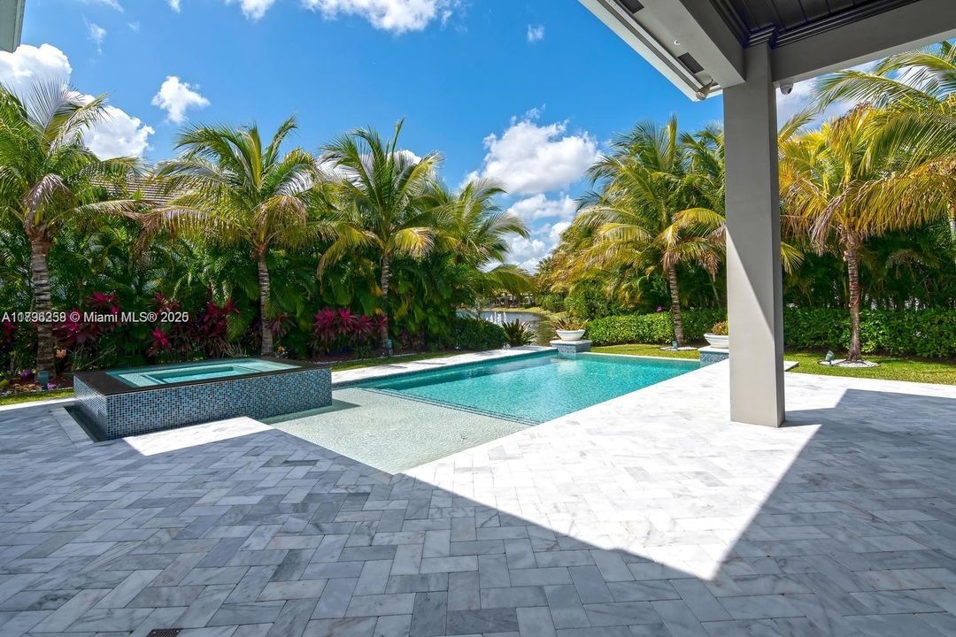 Recientemente alquilado: $17,000 (5 camas, 4 baños, 4056 Pies cuadrados)