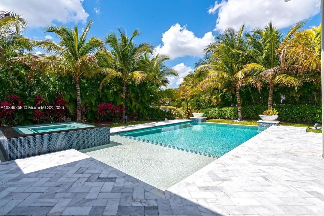 Recientemente alquilado: $17,000 (5 camas, 4 baños, 4056 Pies cuadrados)