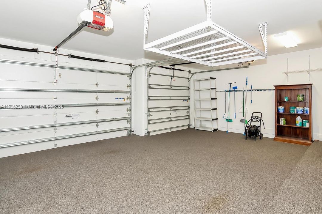 Recientemente alquilado: $17,000 (5 camas, 4 baños, 4056 Pies cuadrados)