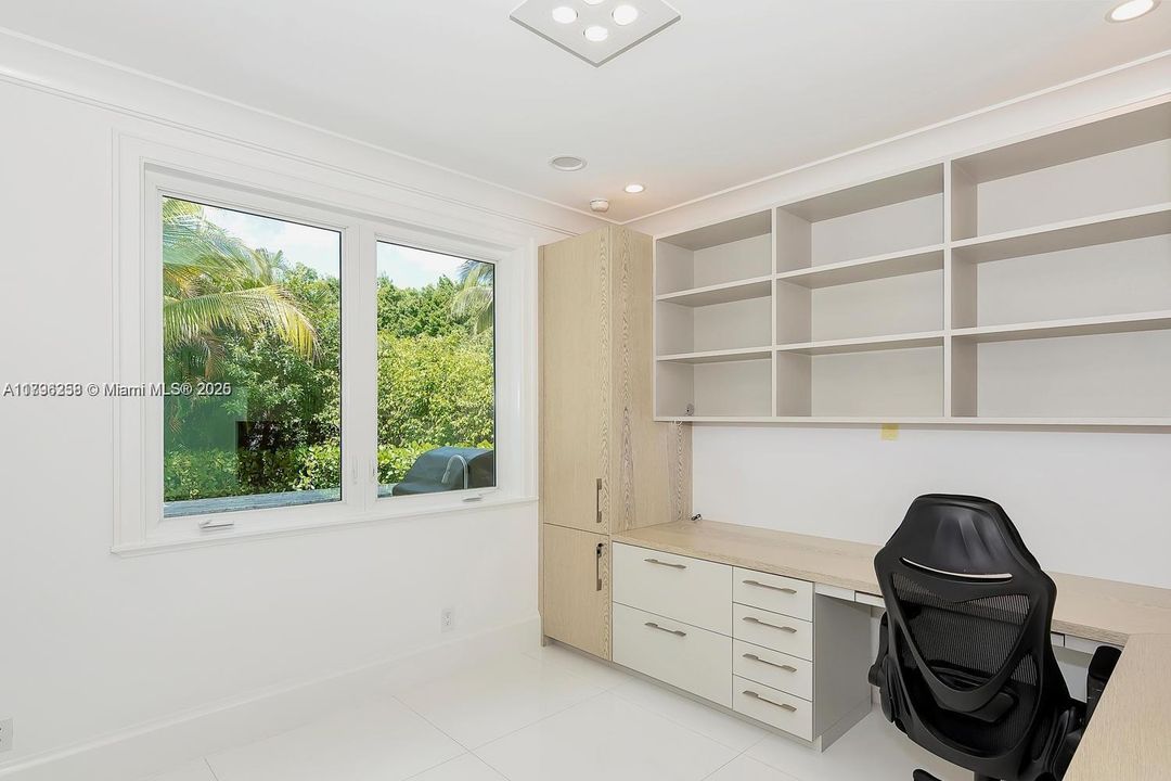 Recientemente alquilado: $17,000 (5 camas, 4 baños, 4056 Pies cuadrados)