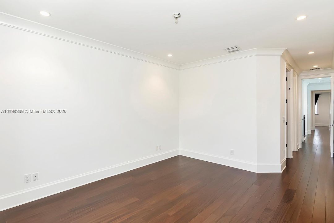 Recientemente alquilado: $17,000 (5 camas, 4 baños, 4056 Pies cuadrados)