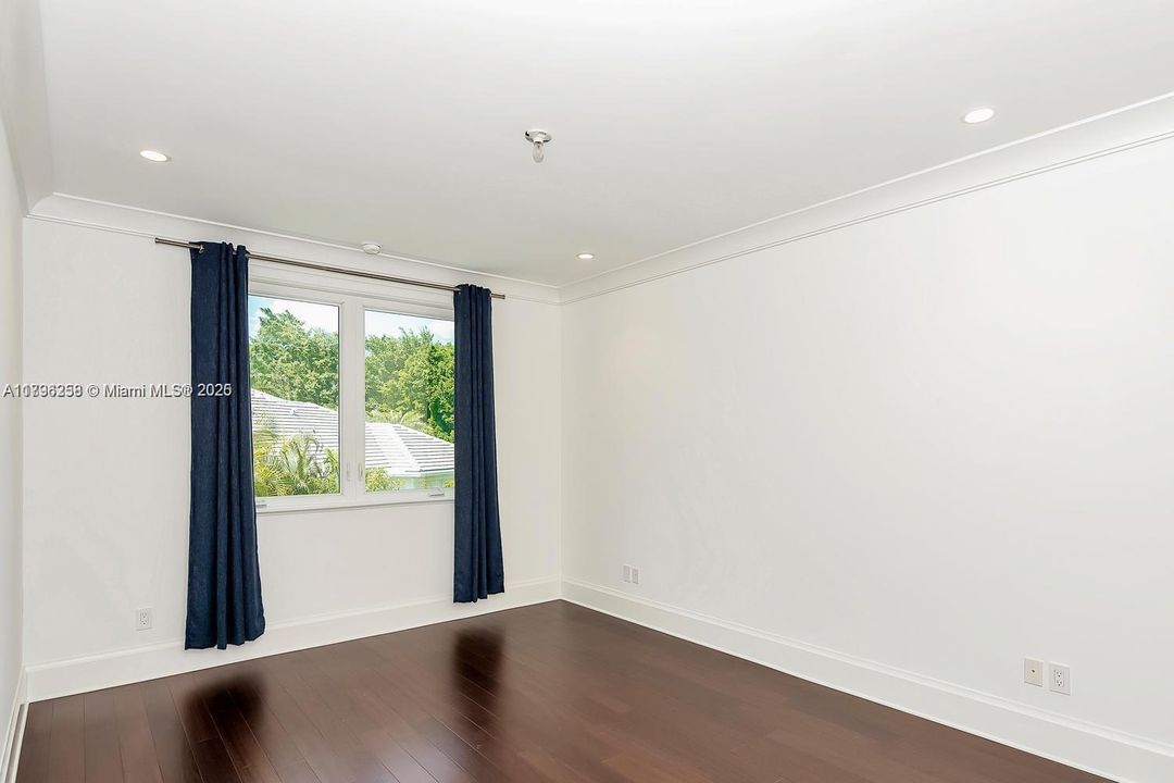 Recientemente alquilado: $17,000 (5 camas, 4 baños, 4056 Pies cuadrados)