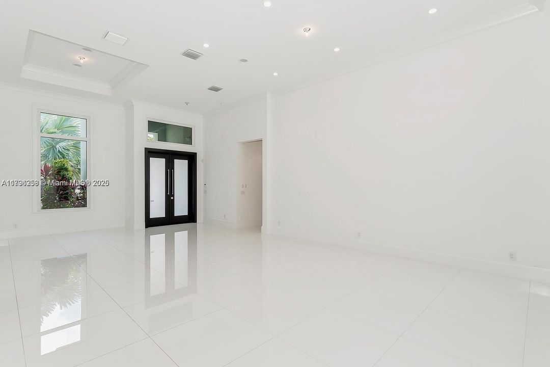 Recientemente alquilado: $17,000 (5 camas, 4 baños, 4056 Pies cuadrados)